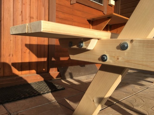 Dřevěná lavice 2x se stolem
