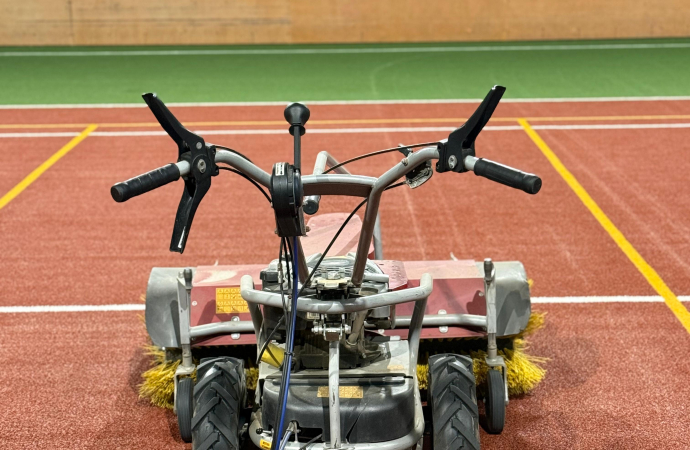 Péče o umělý trávník