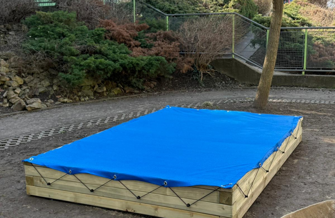 Dřevěné pískoviště 