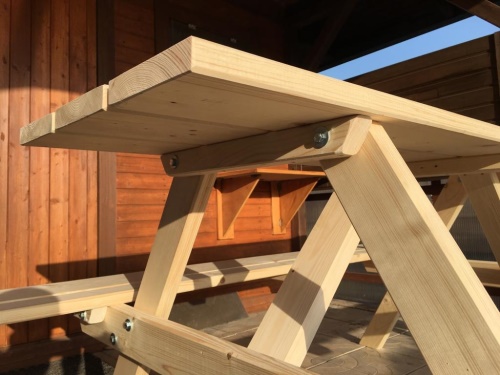 Dřevěná lavice 2x se stolem